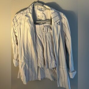 BRAND NEW Abercrombie short and blazer set